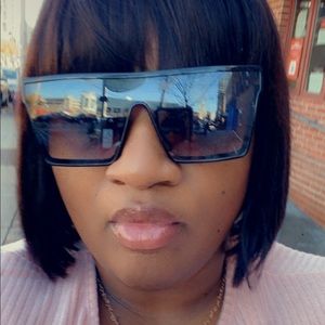 Meet your Posher, Dee